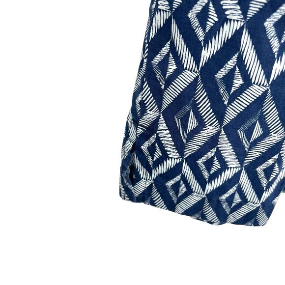 Tommy Bahama geometric print men’s button front shirt - Picture 3 of 6